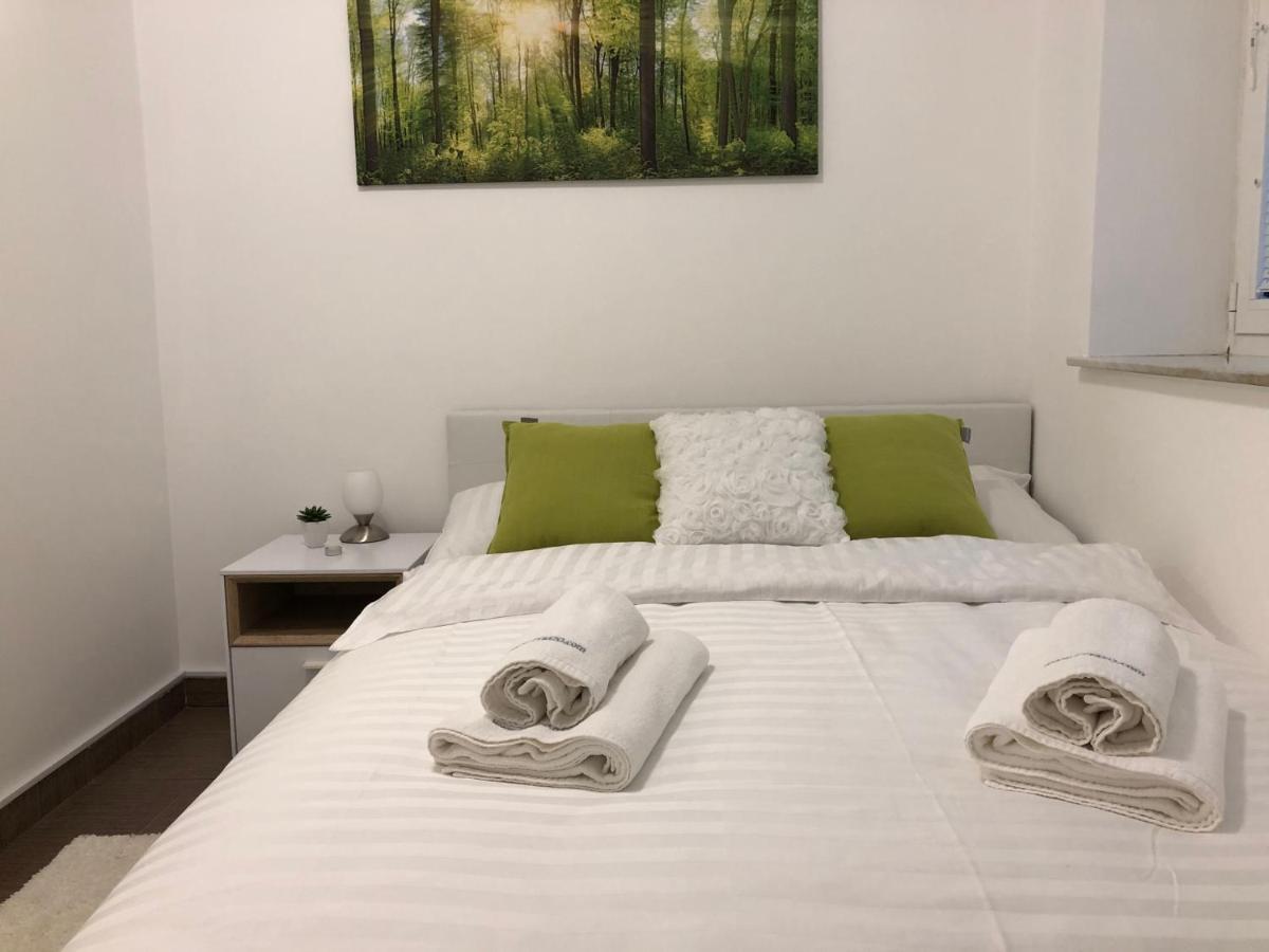 Modern Center Studio Under The Castle II Free Parking Ljubljana Exterior photo