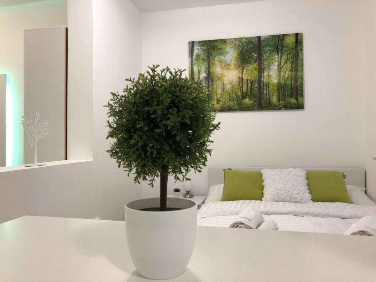 Modern Center Studio Under The Castle II Free Parking Ljubljana Exterior photo
