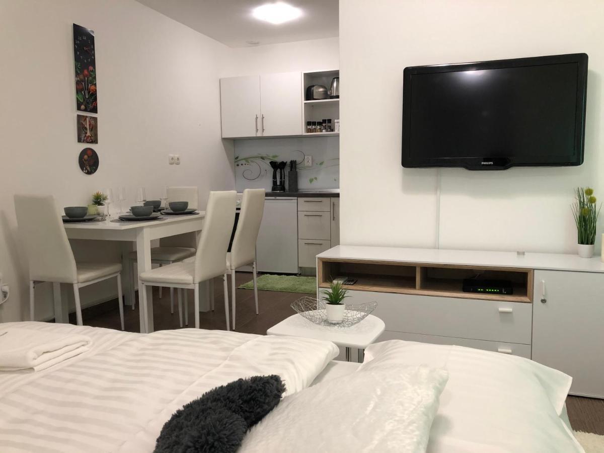 Modern Center Studio Under The Castle II Free Parking Ljubljana Exterior photo