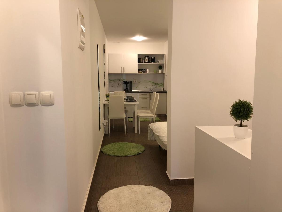 Modern Center Studio Under The Castle II Free Parking Ljubljana Exterior photo